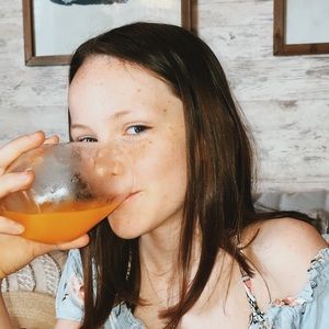 Meet your Posher, Claire